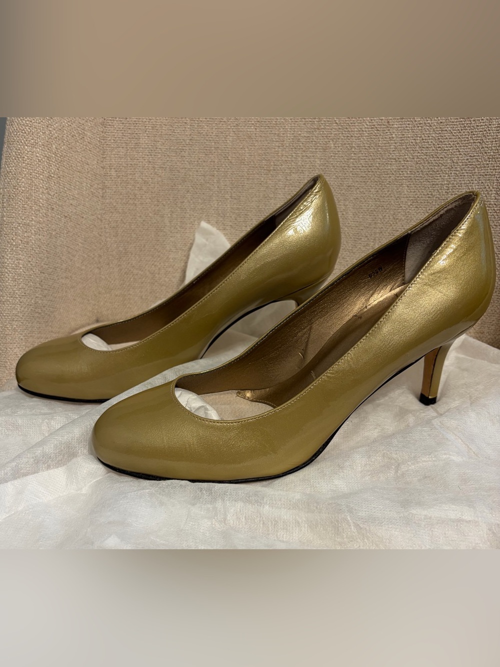 Vaneli Olive Green Leather Mid Heel Pumps